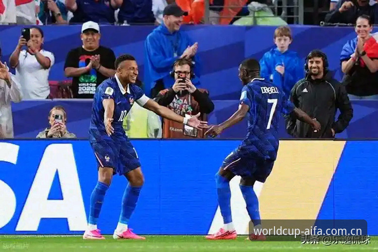 法国3-0伊拉克后德尚最新表态：登贝莱状态回暖，小组第一仍有悬念